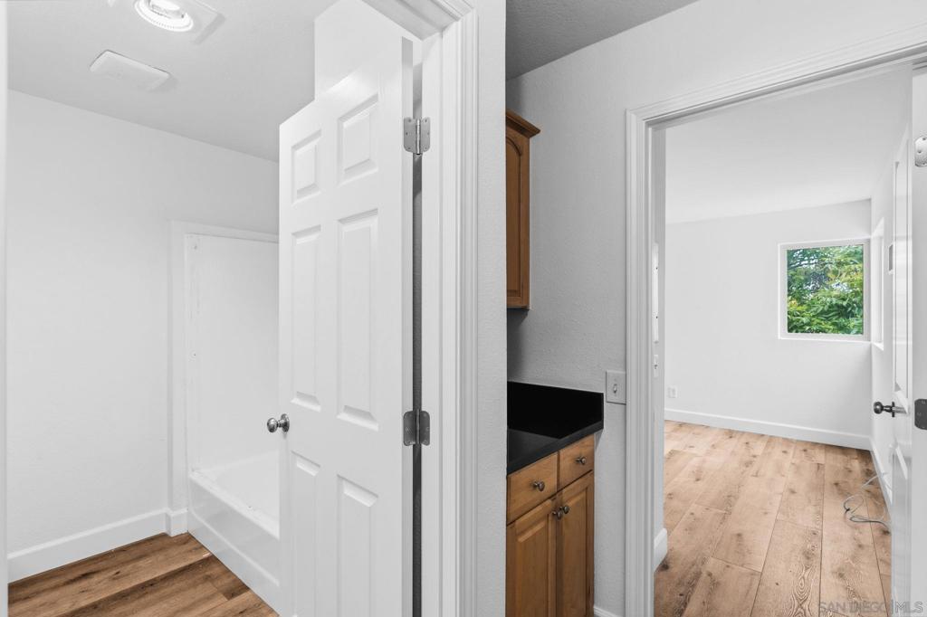 6434 Akins Ave 512 Property Photo 11