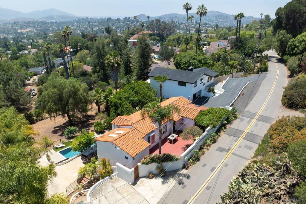 10735 QUEEN AVENUE Property Photo 1