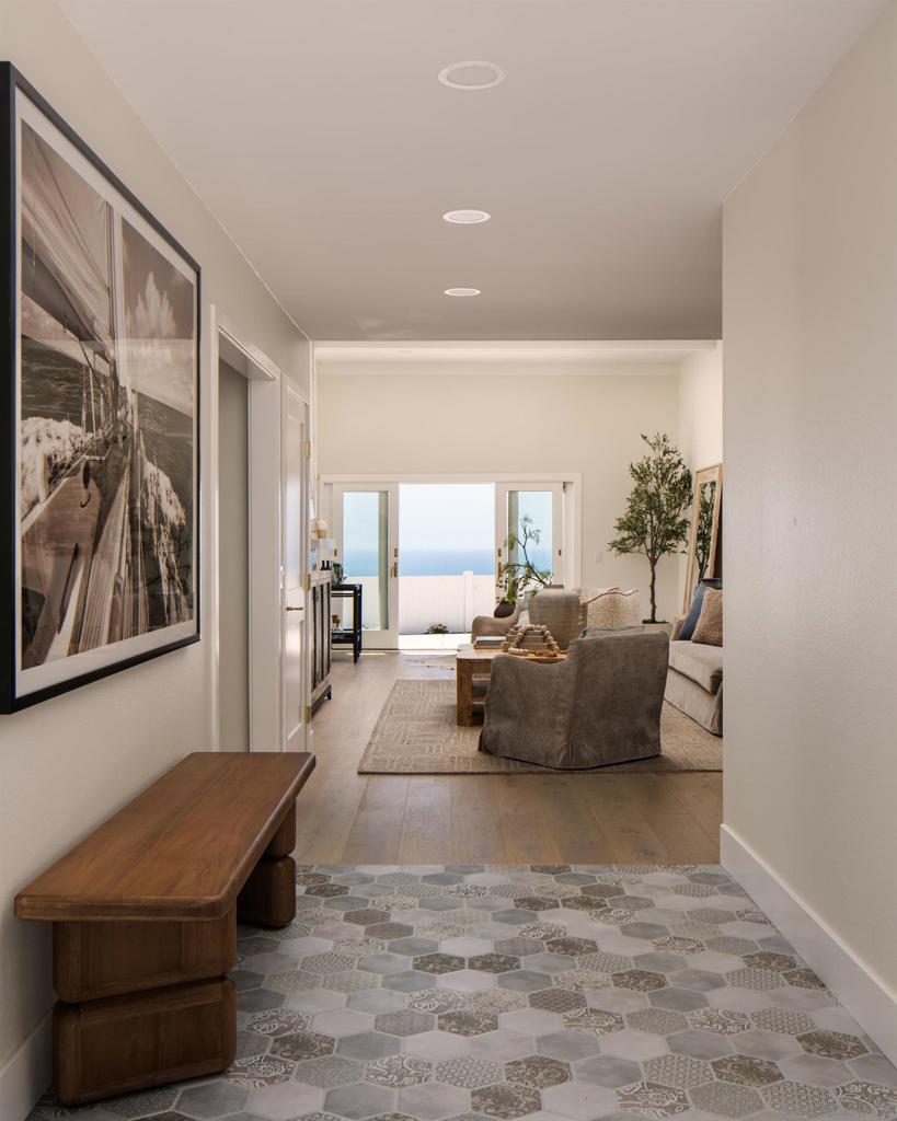 2206 Place Monaco Property Photo 5