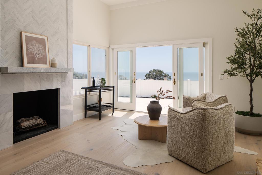 2206 Place Monaco Property Photo 8