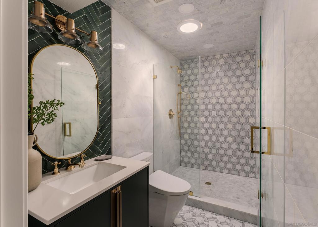 2206 Place Monaco Property Photo 22