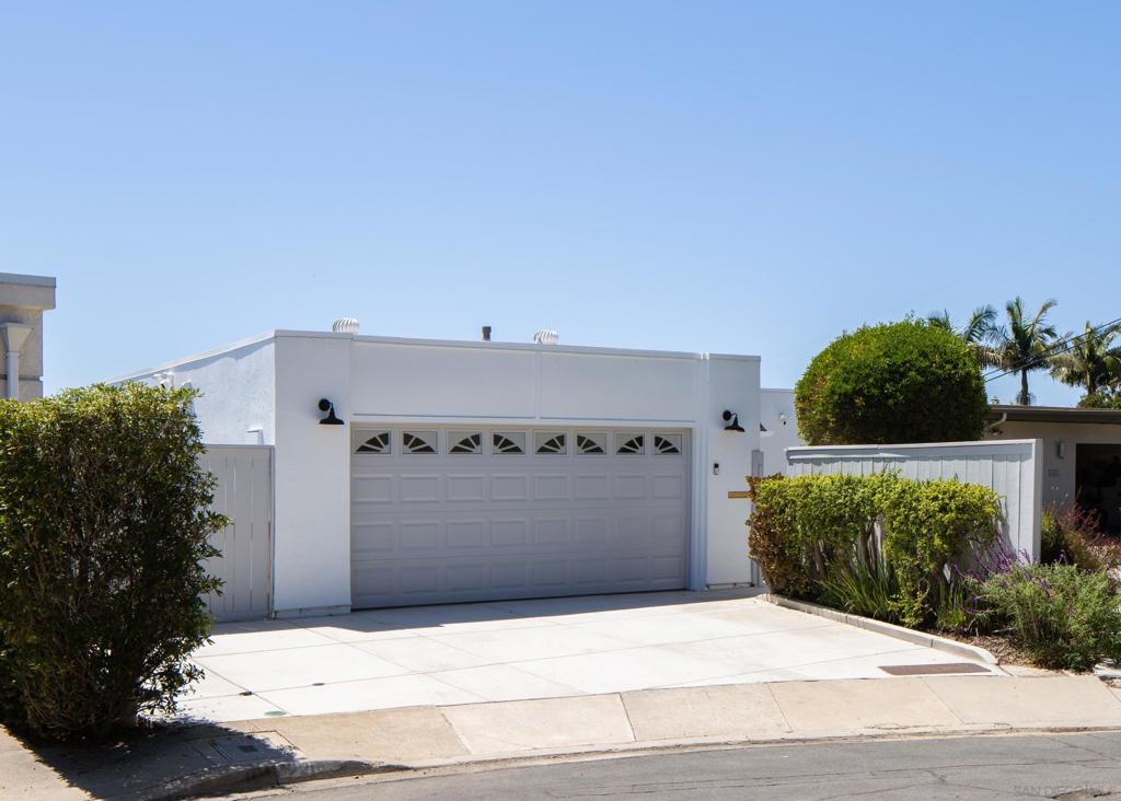 2206 Place Monaco Property Photo 28