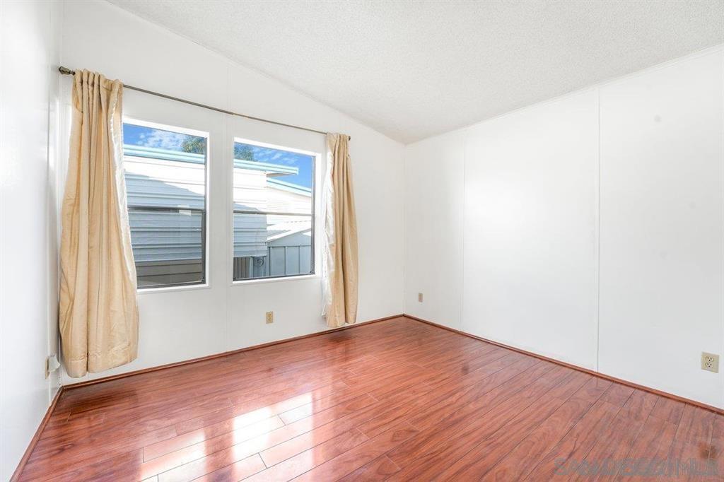 211 N Citrus Avenue #50 Property Photo 12