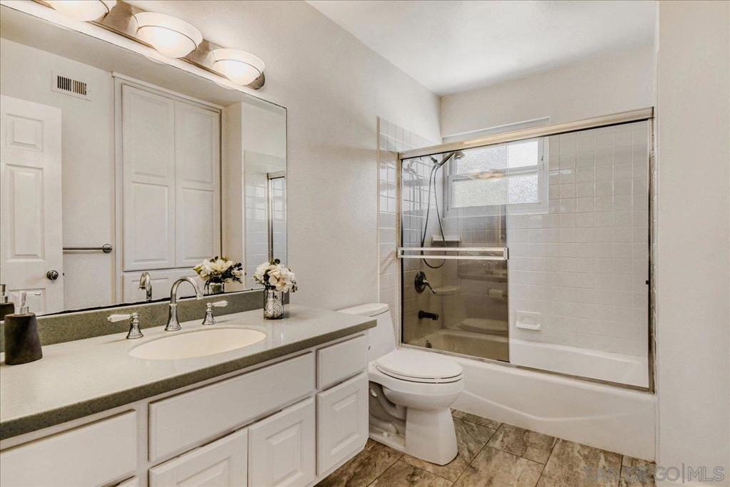 2552 Arnott Street Property Photo 24