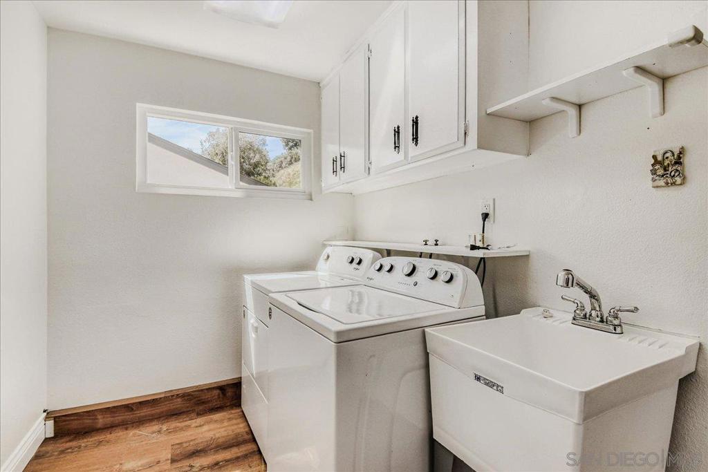 2552 Arnott Street Property Photo 29