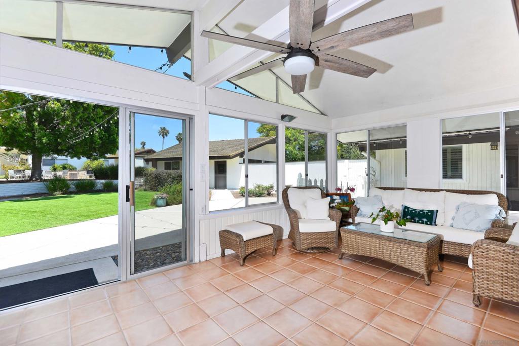 9603 La Jolla Farms Property Photo 8