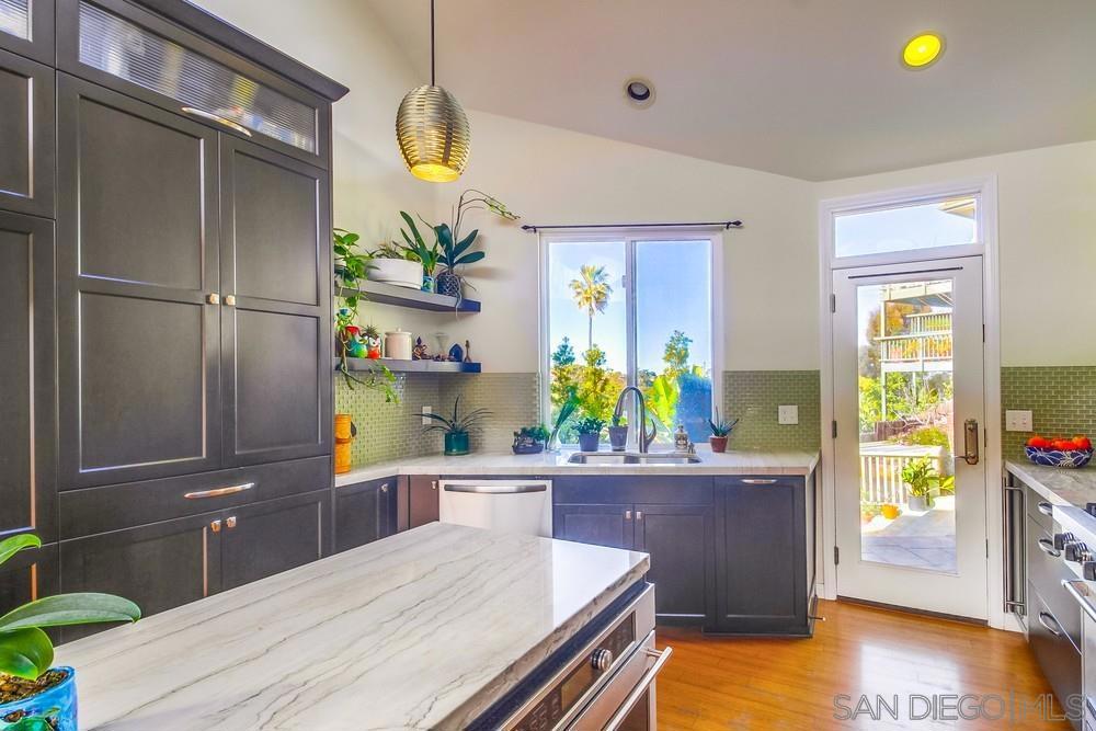 1876 Sefton Place Property Photo 11