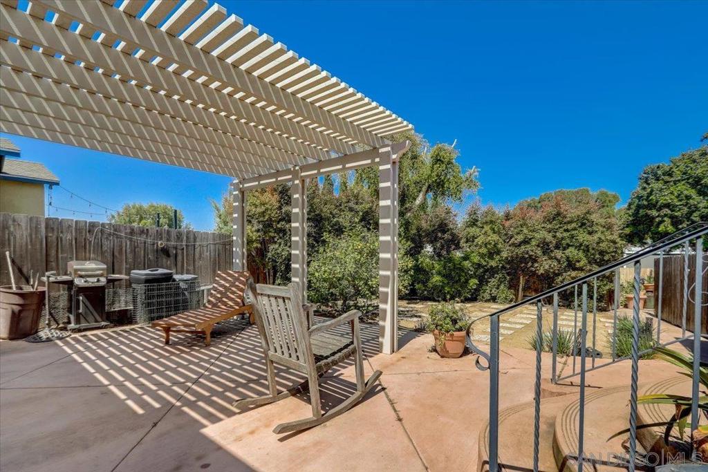 121 Shasta St Property Photo 16