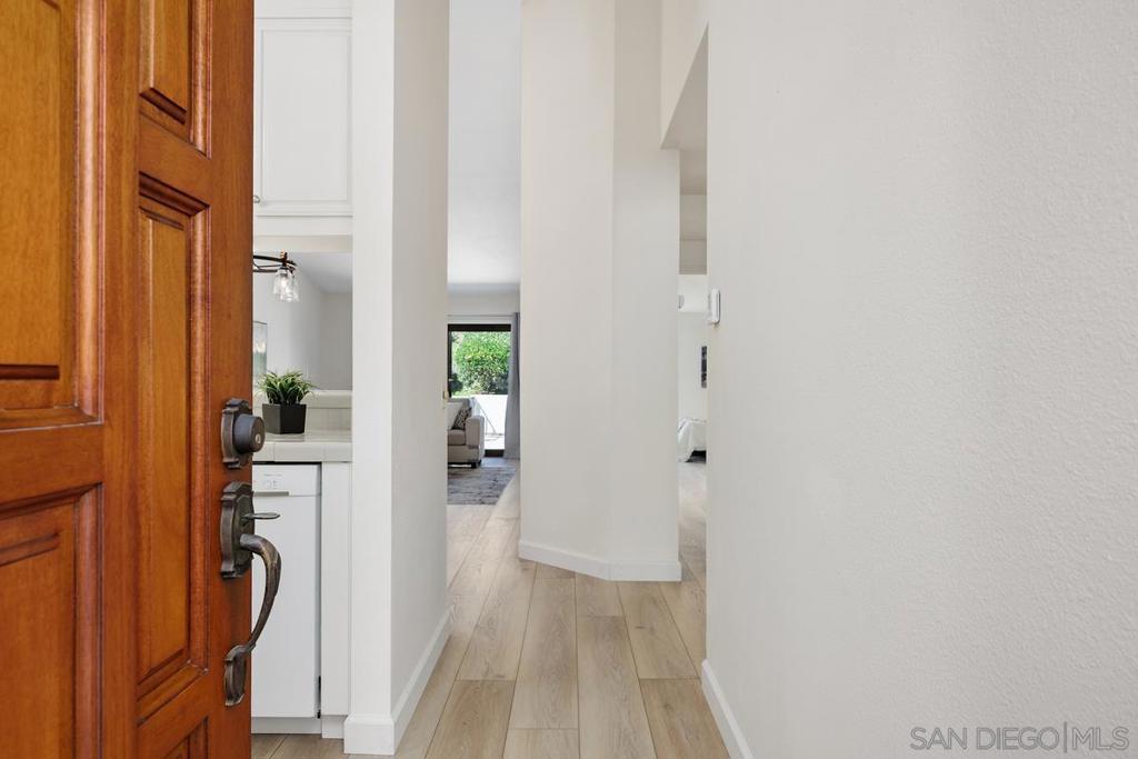 12827 Via Moura Property Photo 4