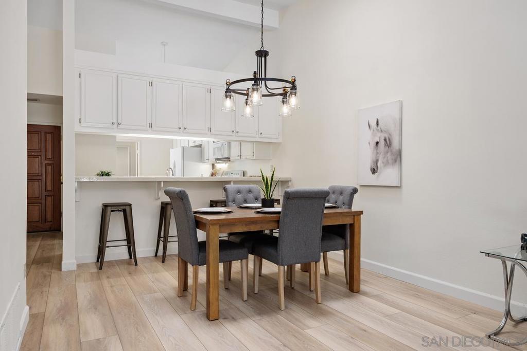 12827 Via Moura Property Photo 9