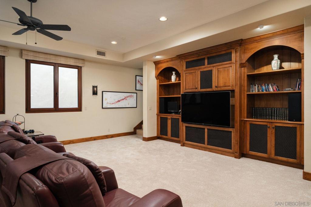 271 Ocean View Ave Property Photo 9