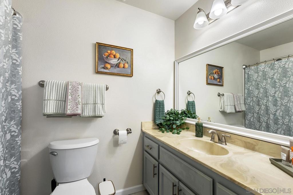 355 N Melrose Dr N E Property Photo 20