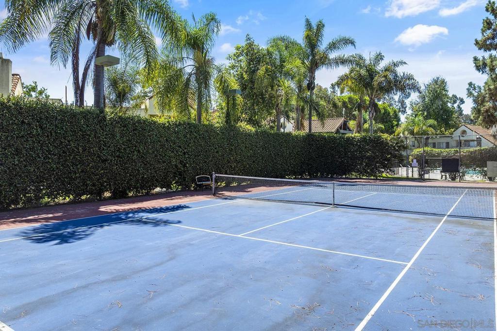 355 N Melrose Dr N E Property Photo 37