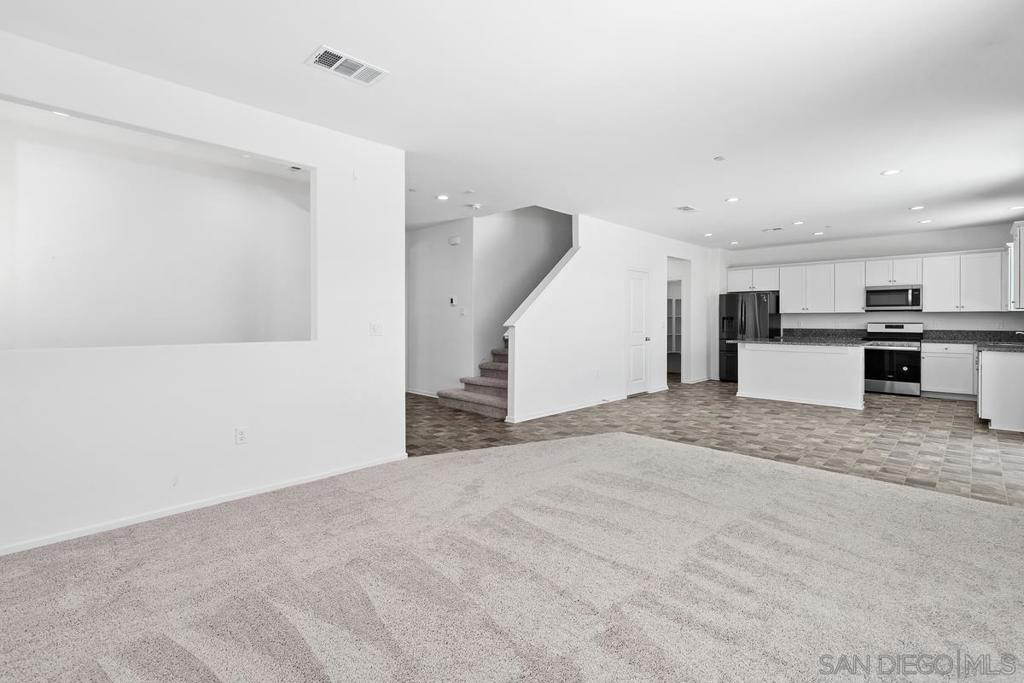 4872 Goldfinch Property Photo 5