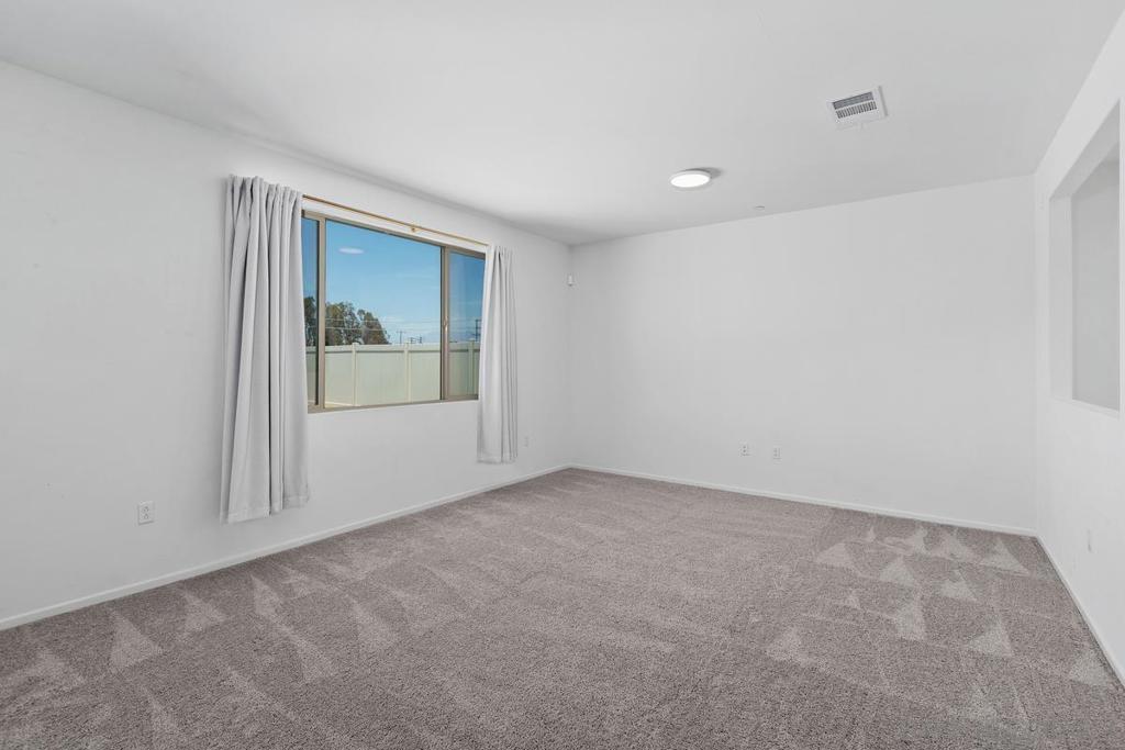 4872 Goldfinch Property Photo 6