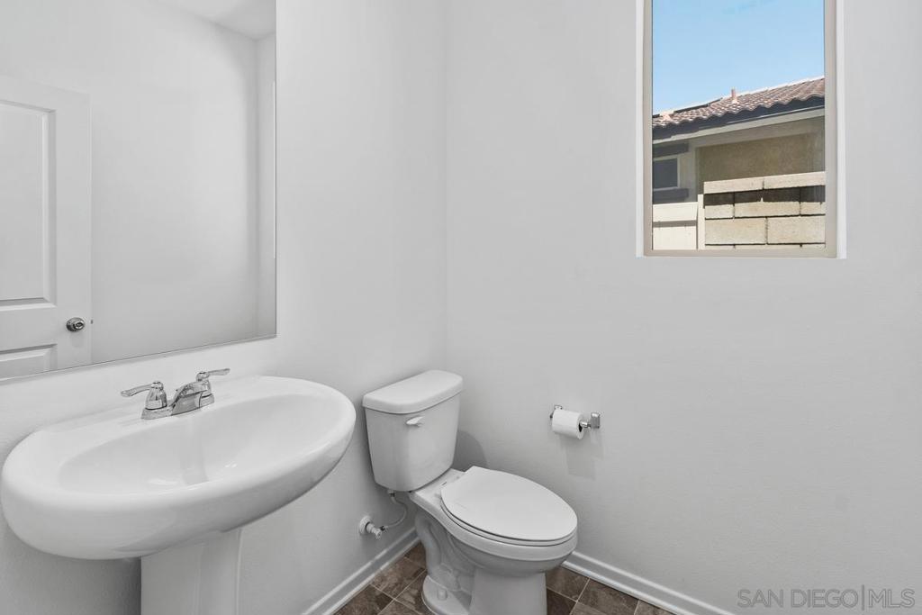 4872 Goldfinch Property Photo 8