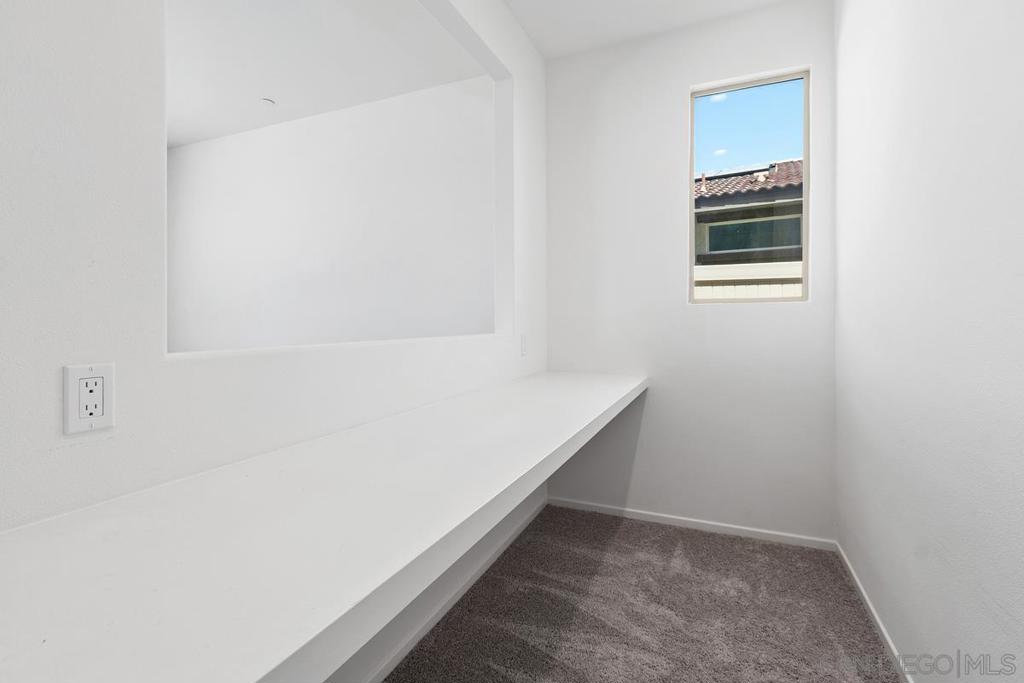 4872 Goldfinch Property Photo 10