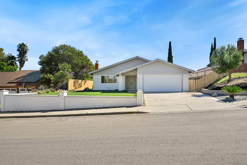 12437 Ridgeton Dr Property Photo 2