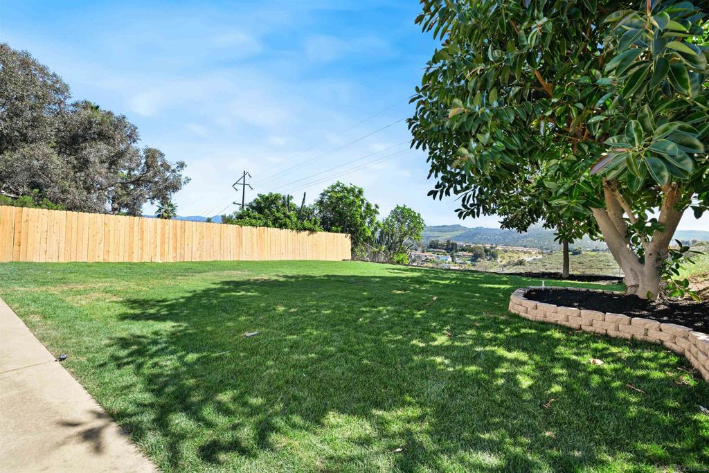 12437 Ridgeton Dr Property Photo 11