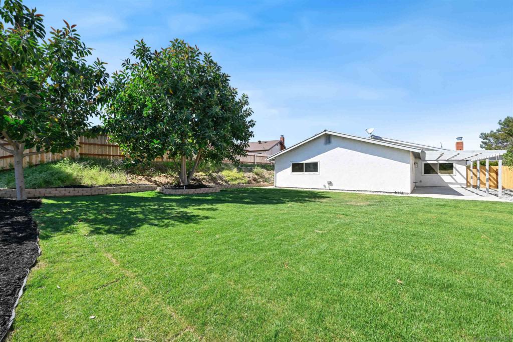 12437 Ridgeton Dr Property Photo 12