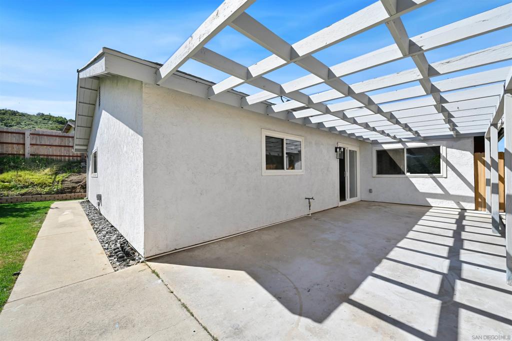 12437 Ridgeton Dr Property Photo 28