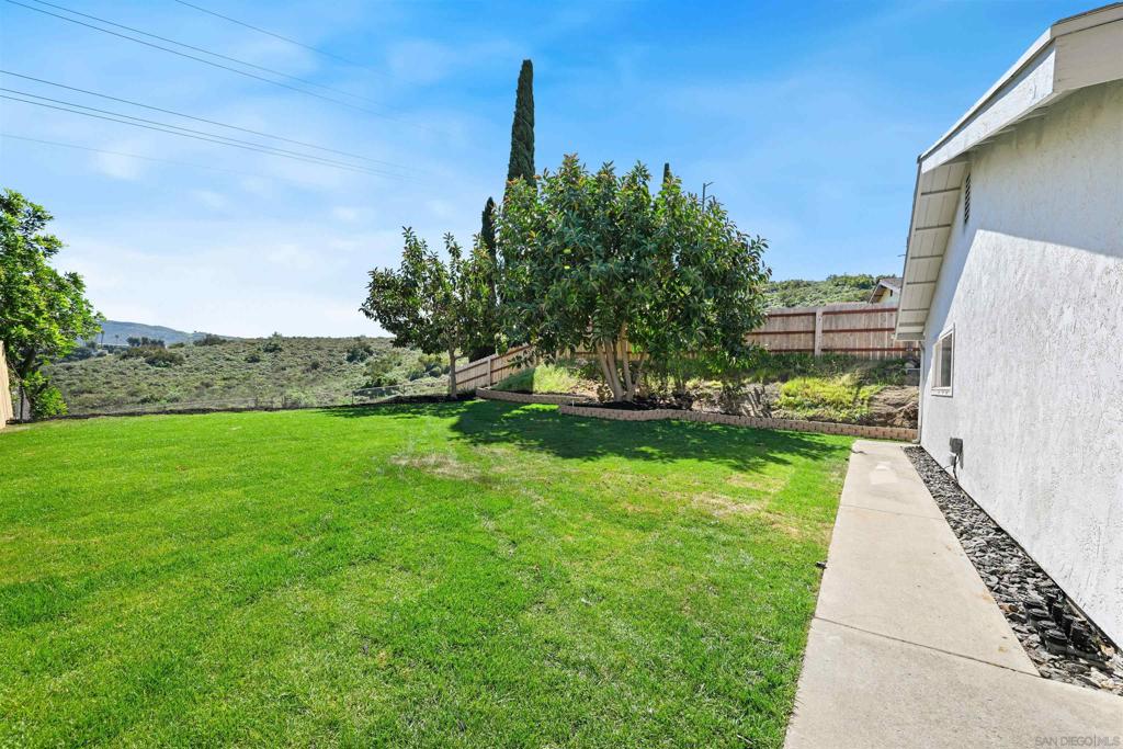 12437 Ridgeton Dr Property Photo 30
