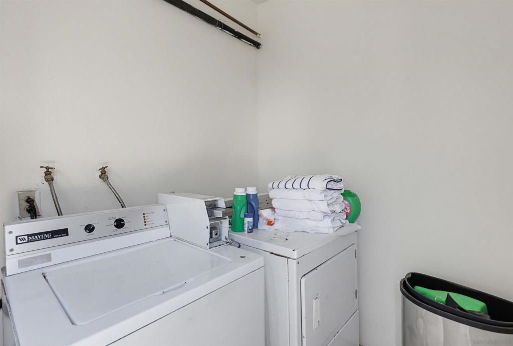 8573 79 Glenhaven St Property Photo 10