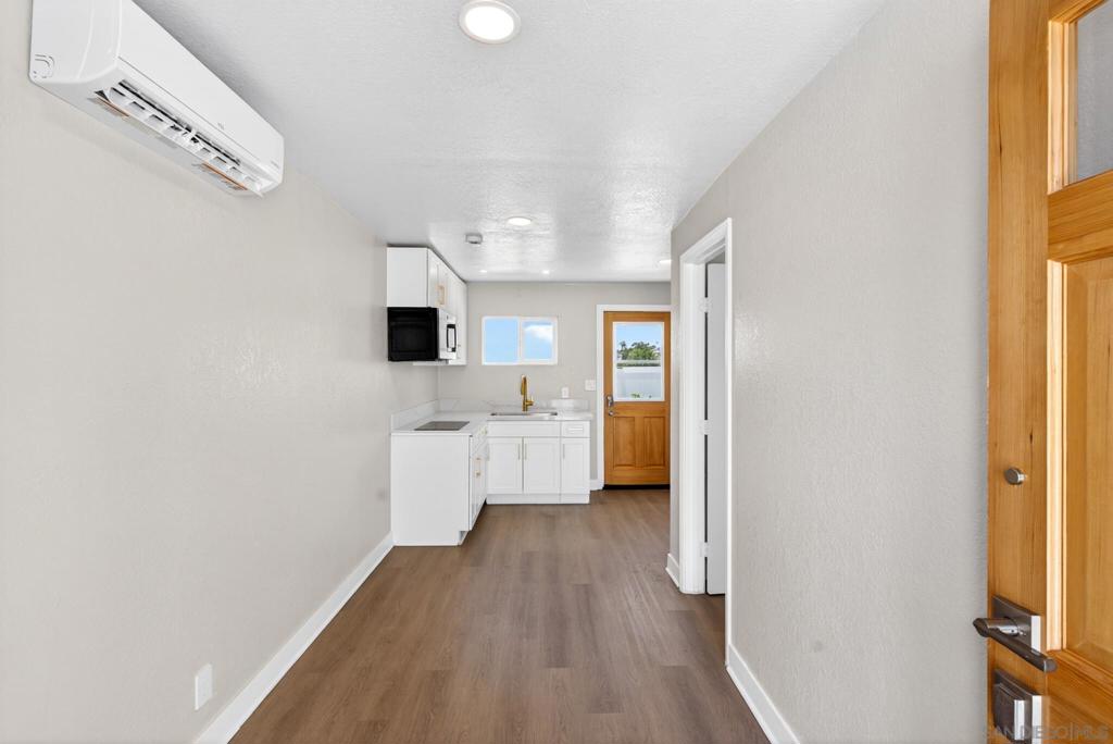 5130 Roswell Property Photo 12