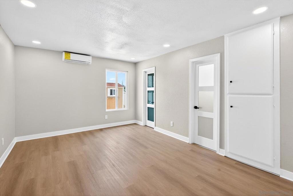 5130 Roswell Property Photo 17