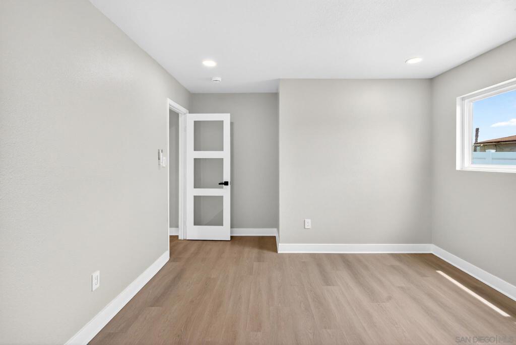 5130 Roswell Property Photo 24