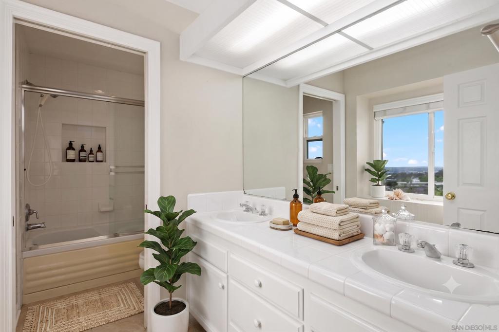 2097 Caminito Capa Property Photo 46