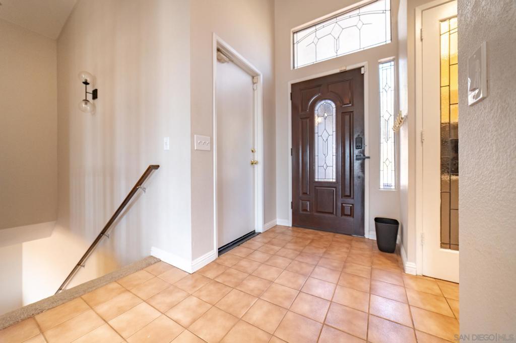 1102 La Mesa Property Photo 5