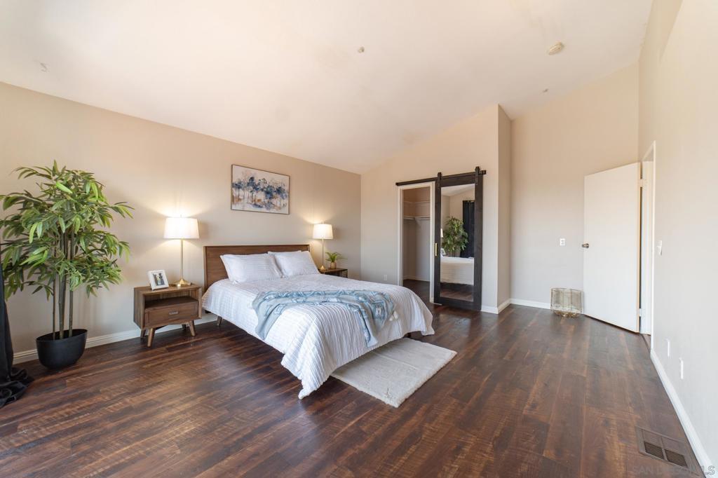 1102 La Mesa Property Photo 15