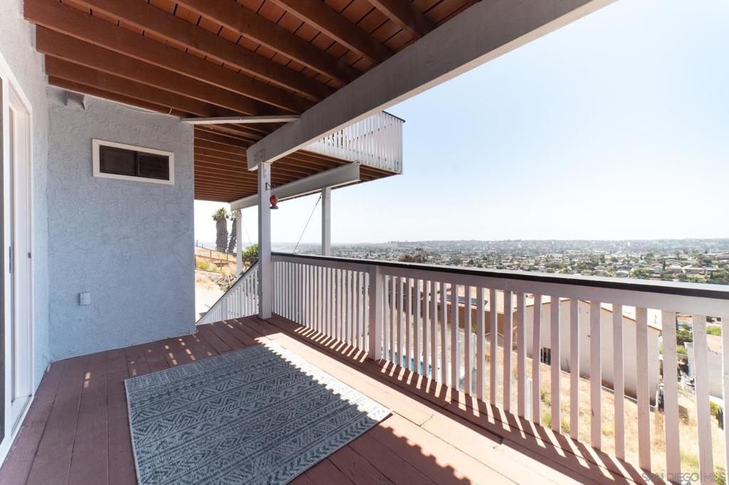 1102 La Mesa Property Photo 25