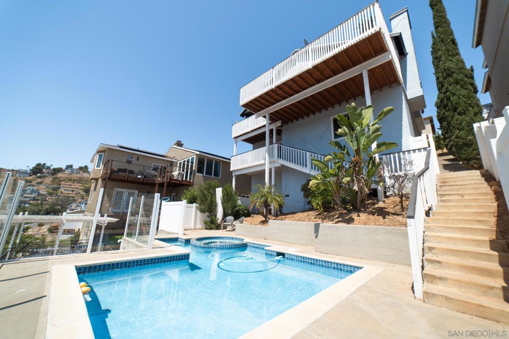 1102 La Mesa Property Photo 32