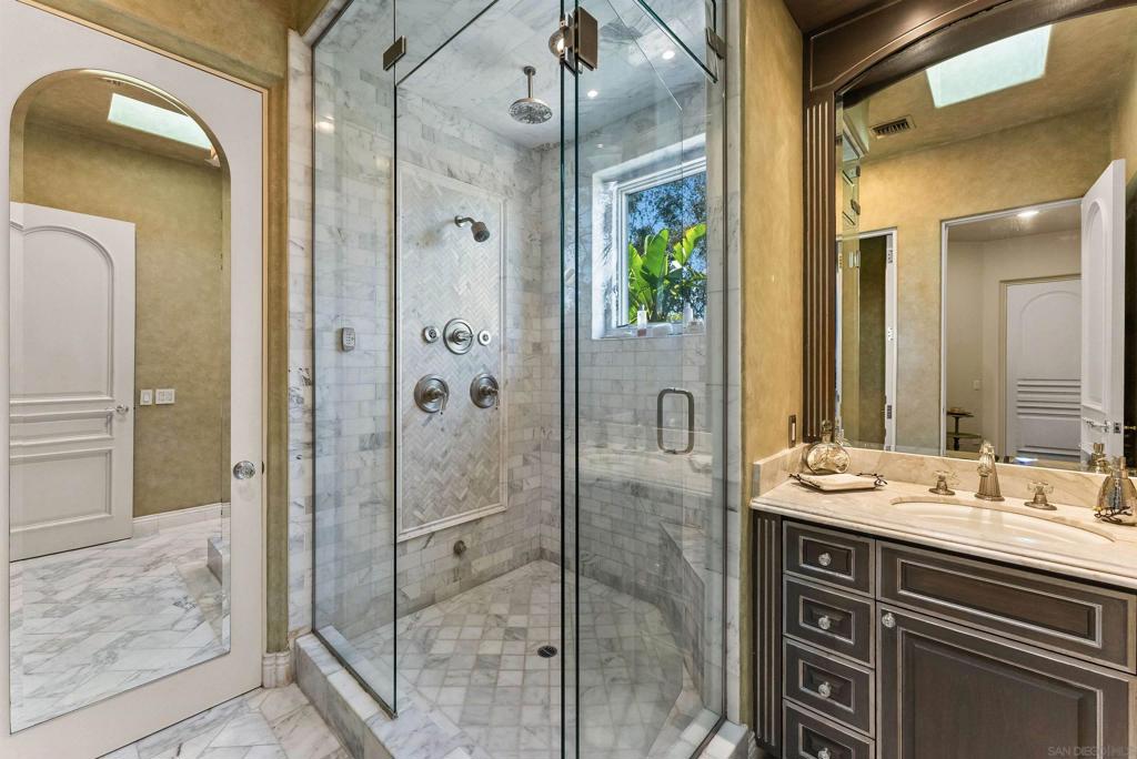 260014171SD Property Photo 31