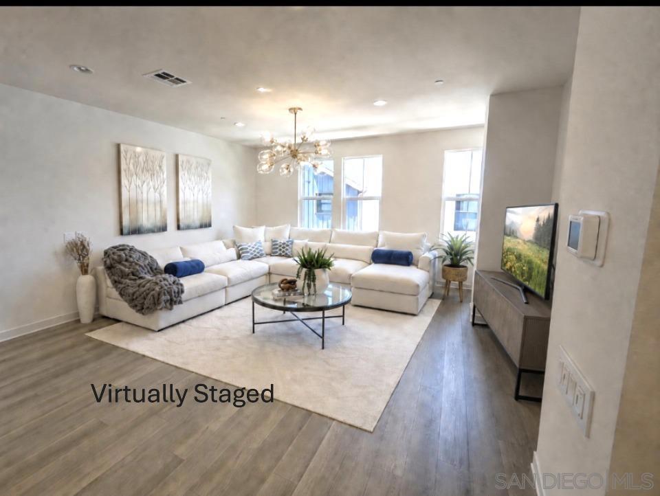 2586 Delphinium Property Photo 3