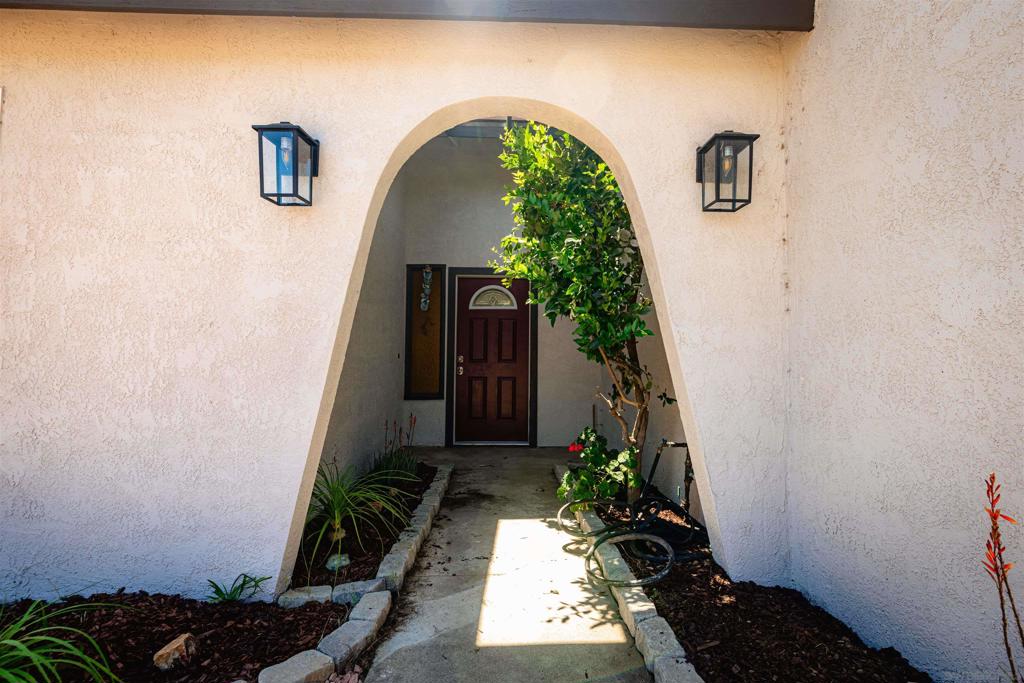 33190 Walls Property Photo 8
