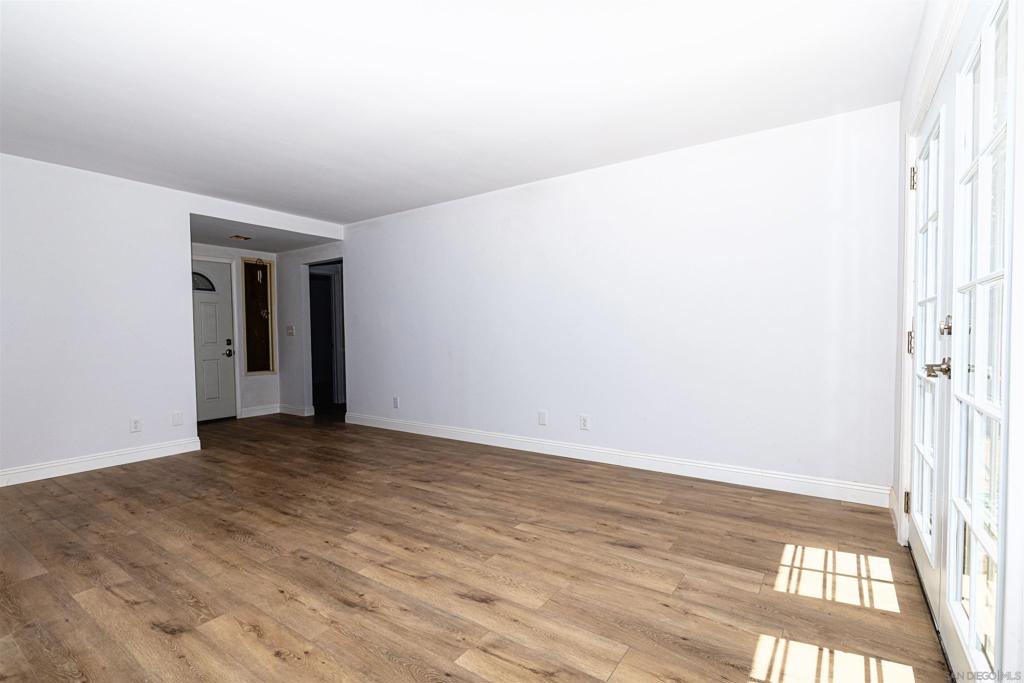 33190 Walls Property Photo 10