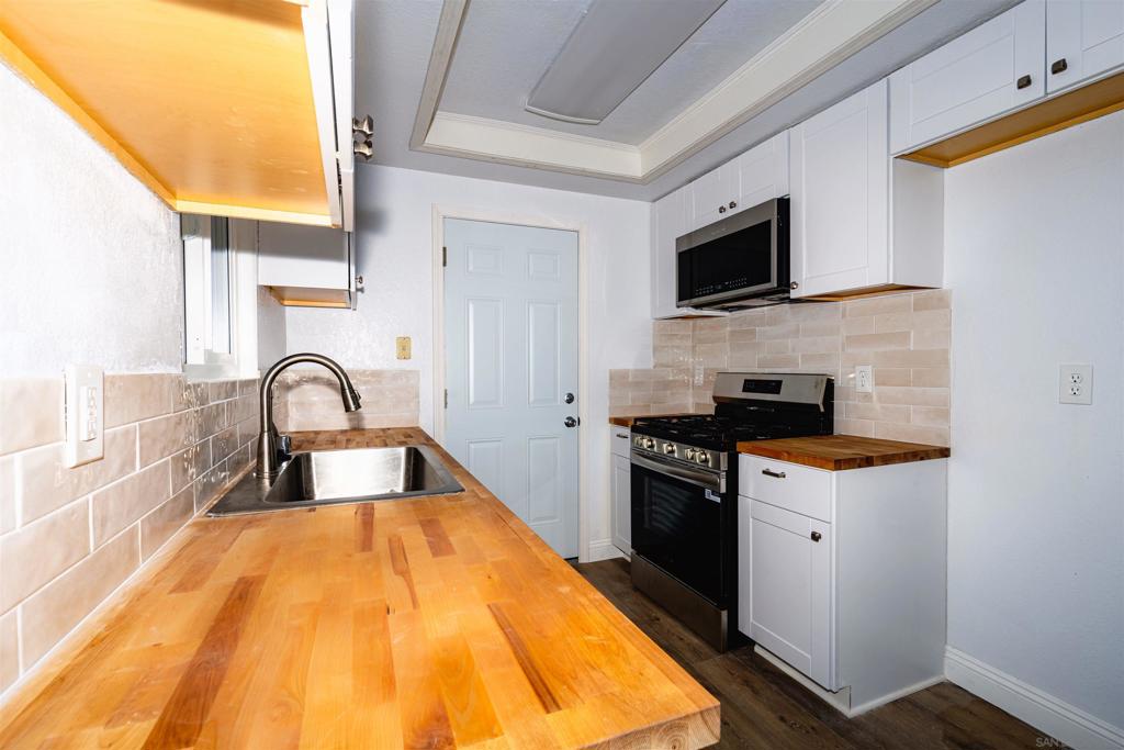 33190 Walls Property Photo 16