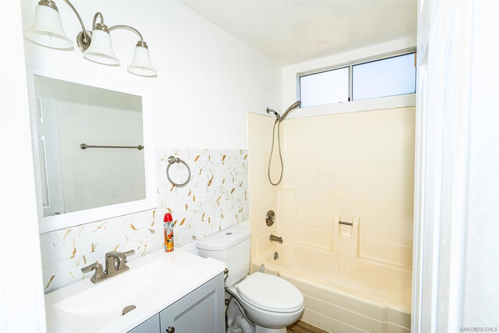 33190 Walls Property Photo 22