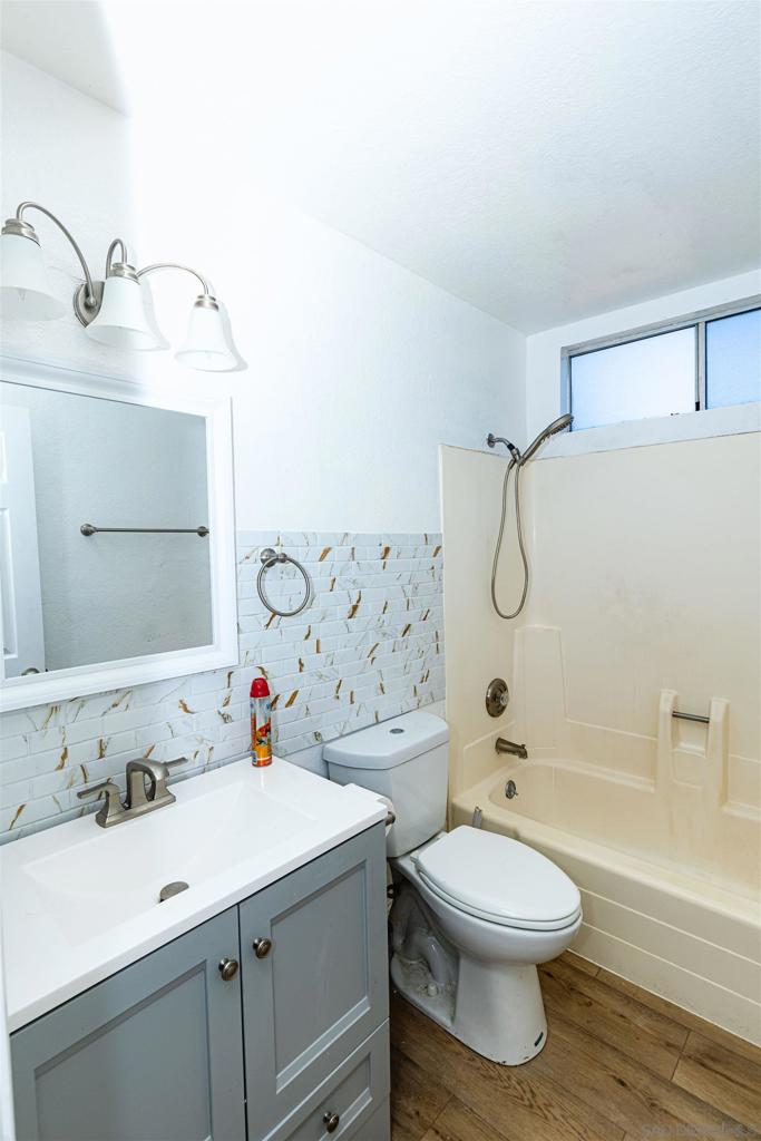 33190 Walls Property Photo 23