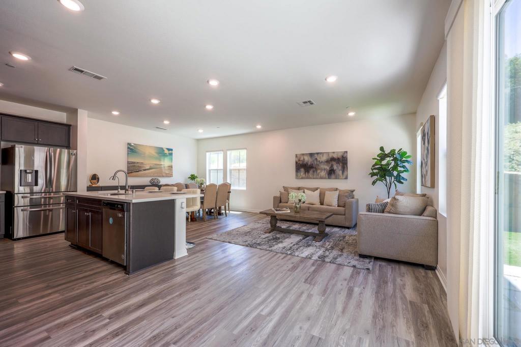 1357 Palo Verde Way Property Photo 8