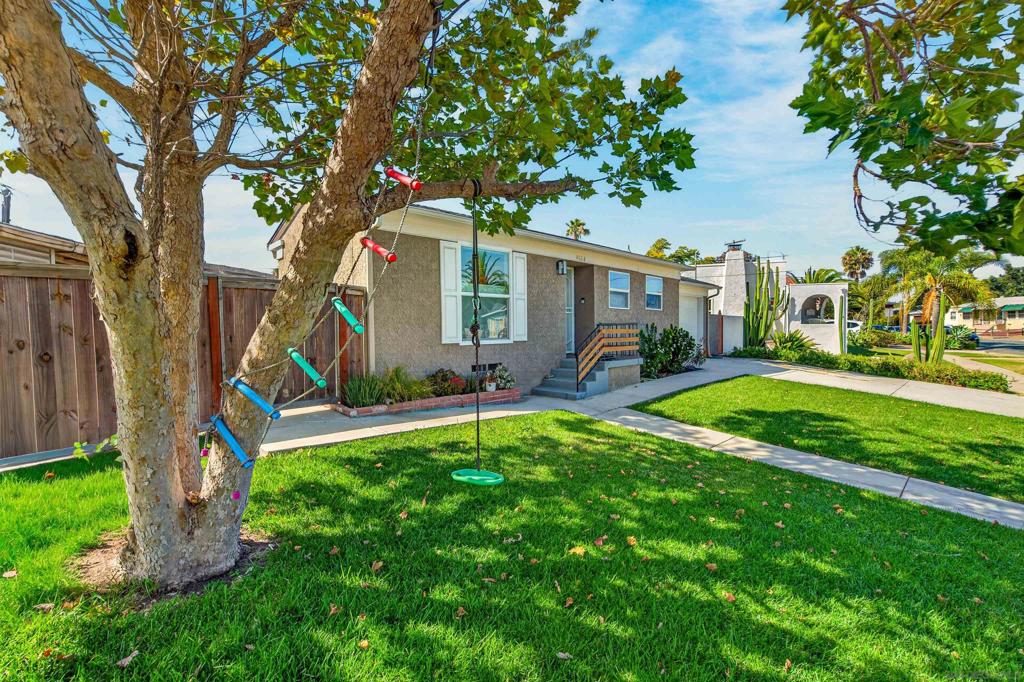 4668 E Mountain View Dr Property Photo 2