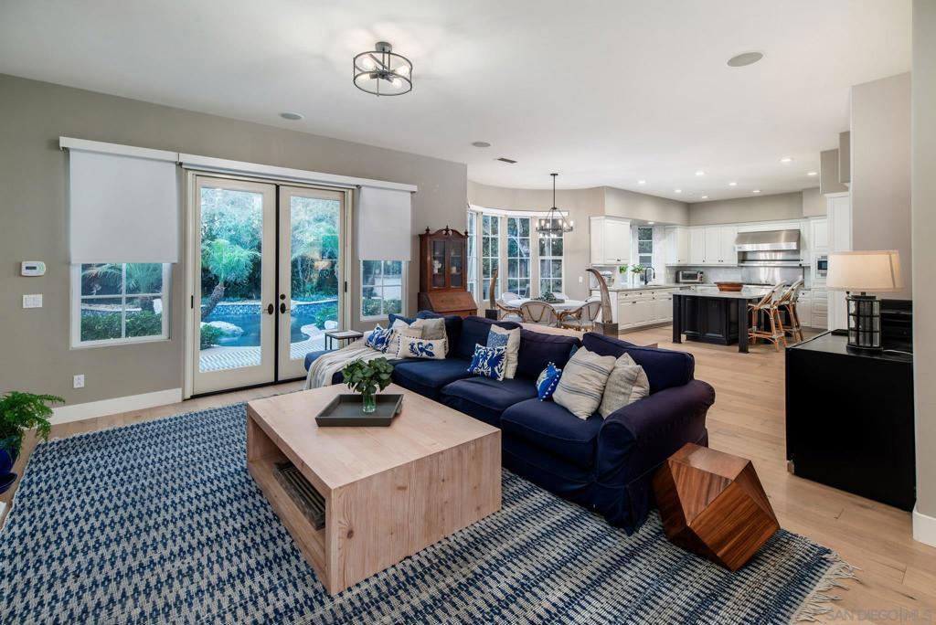 5012 Seagrove Cove Property Photo 14