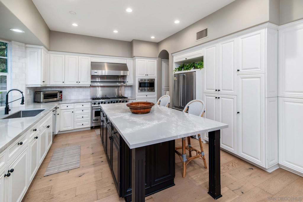 5012 Seagrove Cove Property Photo 23