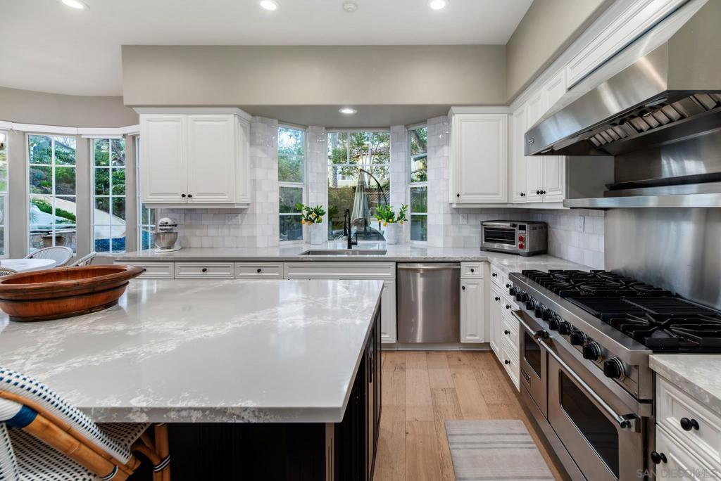 5012 Seagrove Cove Property Photo 25