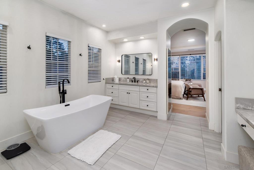 5012 Seagrove Cove Property Photo 35