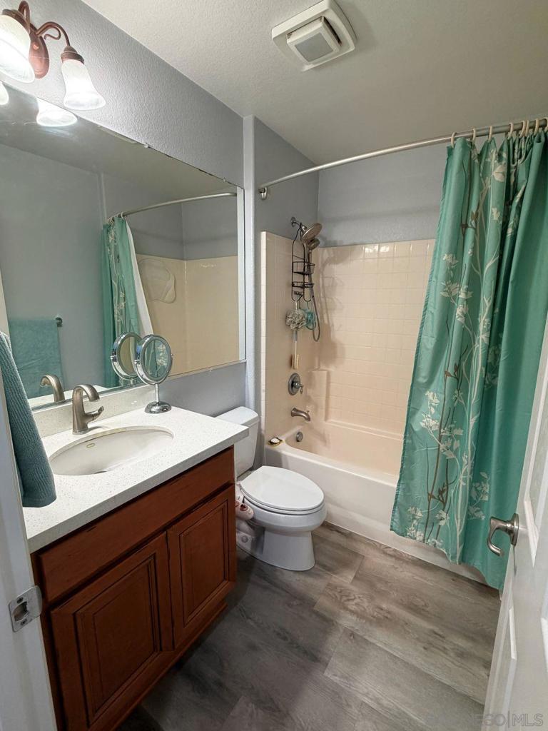 9216 Calmante Lane Property Photo 28