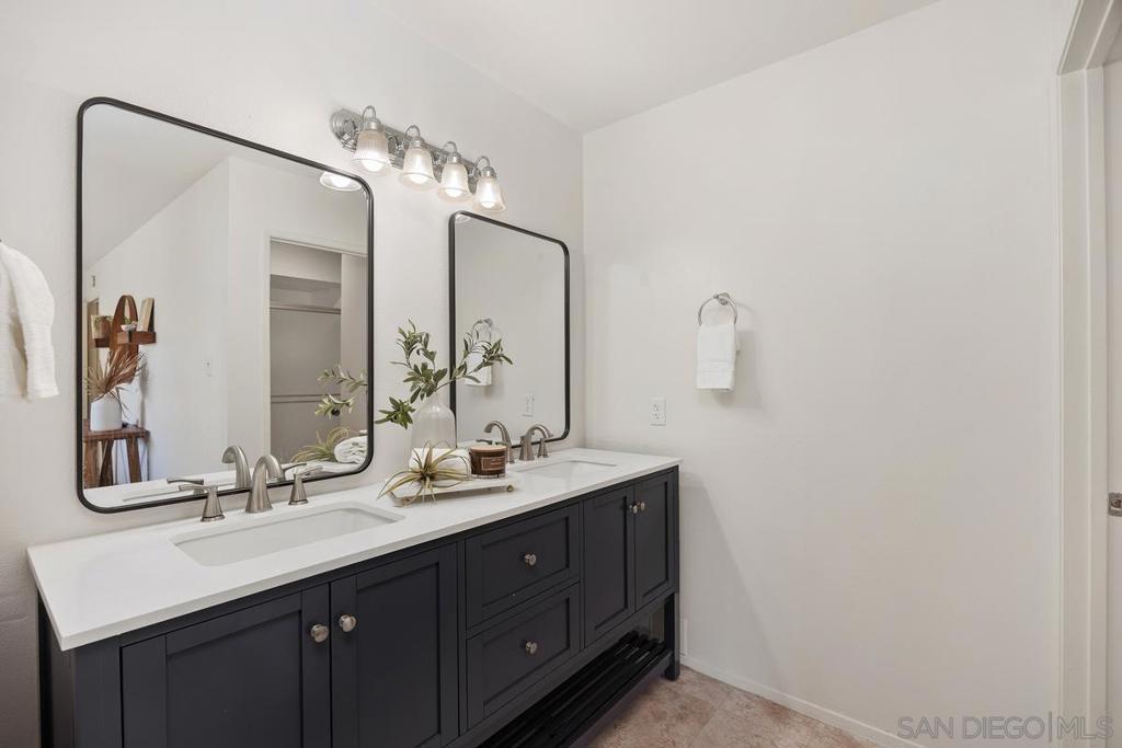 6660 Reservoir Property Photo 17